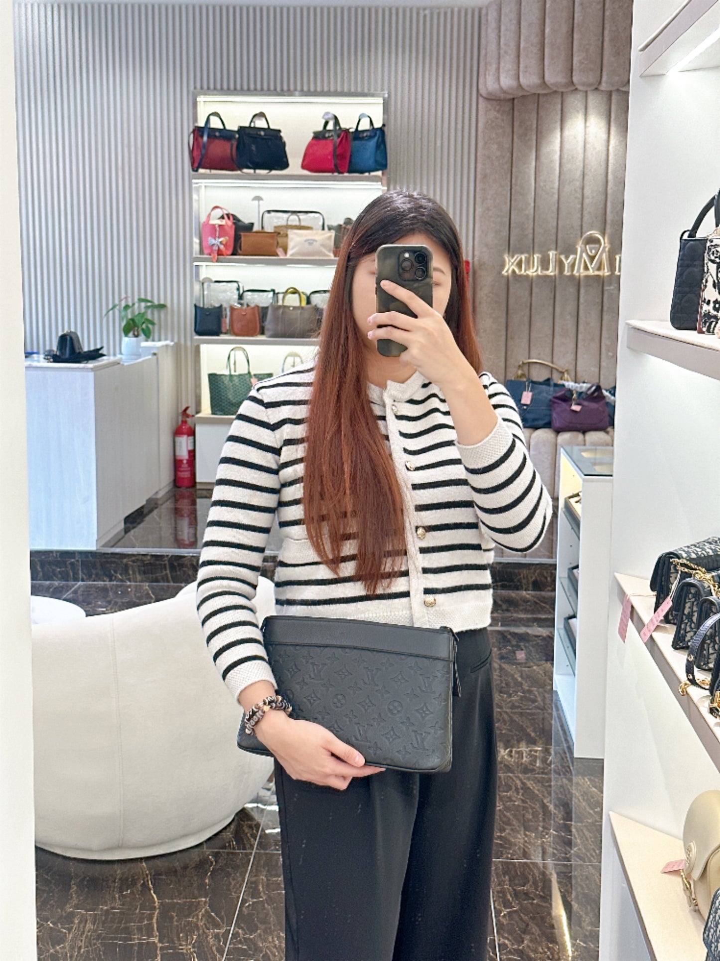 LV Pochette Voyage Souple