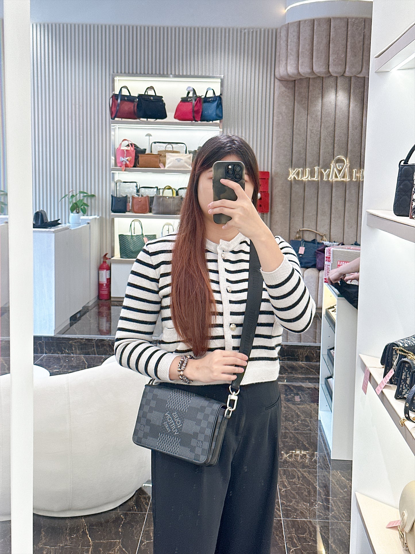 LV Damier Graphite Studio Messenger