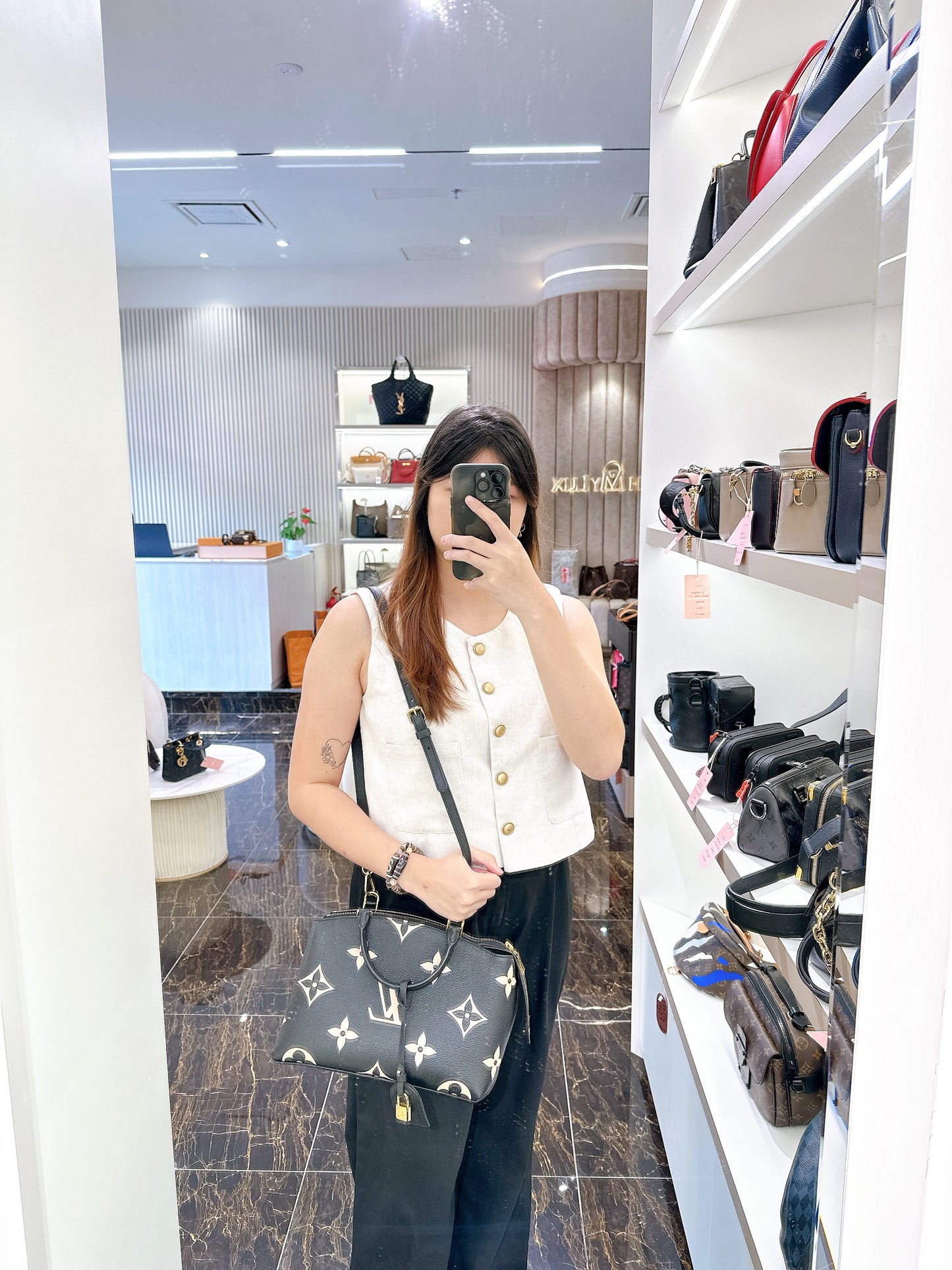 LV Petit Palais Bicolour in Black/Creme