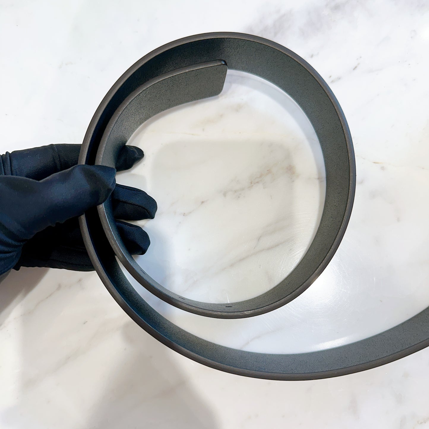Gucci Black Leather Silver Interlocking Belt