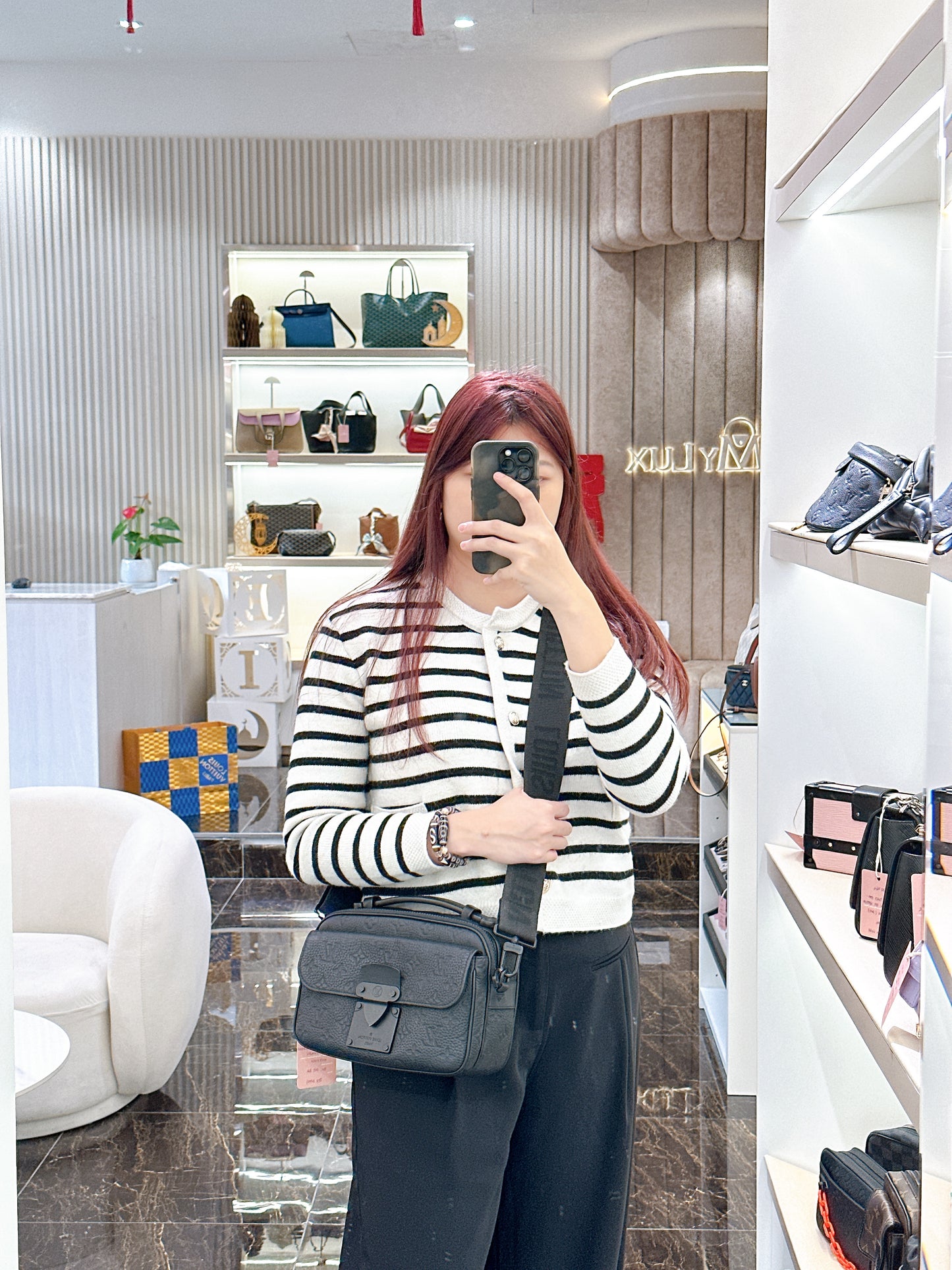 LV S Lock Messenger in Taurillon