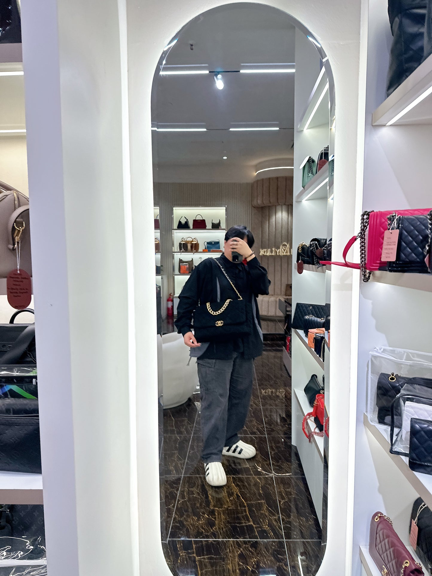 Chanel 19 Tweed Large in Black