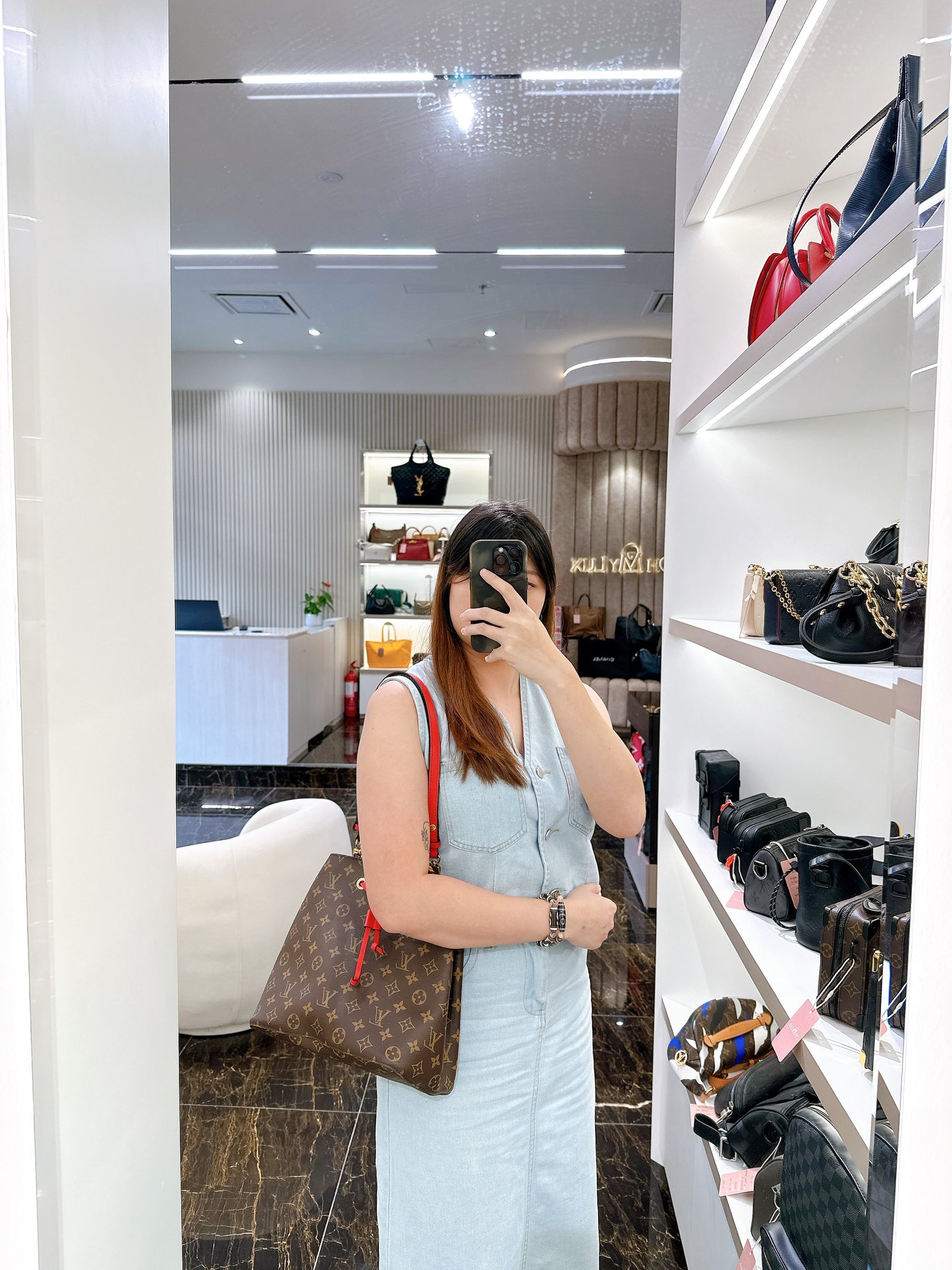 LV Neo Noe MM in Red