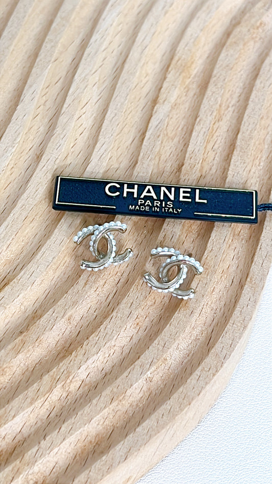 Chanel CC Pearl Earring