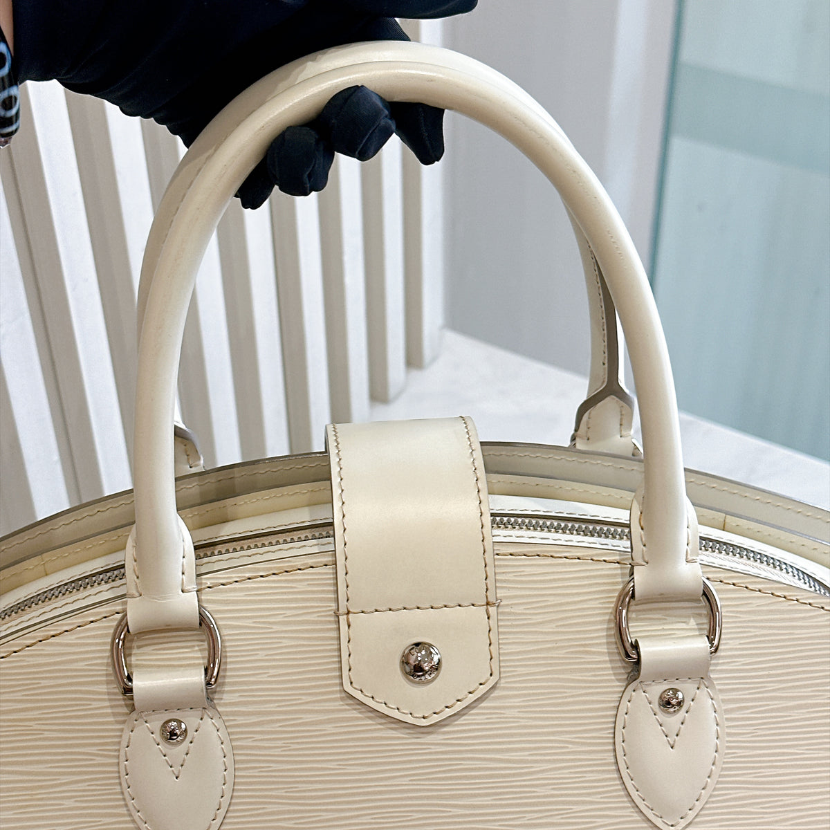 LV Pont Neuf Ivory GM