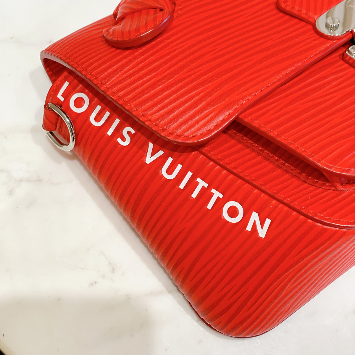 LV Monceau Distorted Epi XL in Red