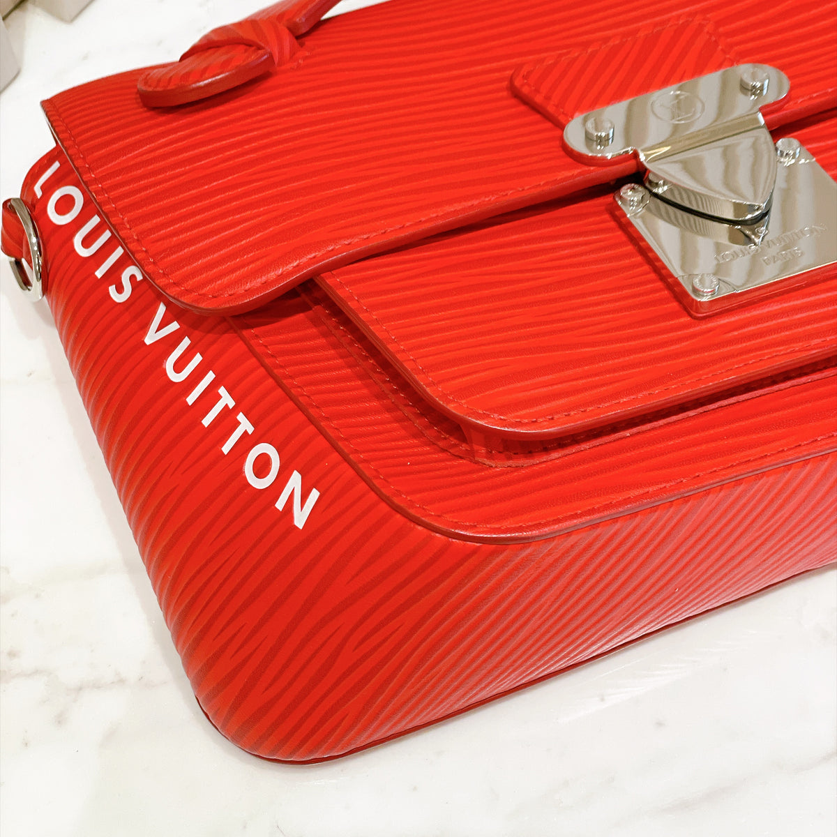 LV Monceau Distorted Epi XL in Red