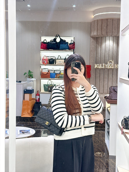 Chanel Classic Flap Medium in Black GHW