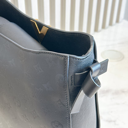 LV Very Hobo in Black Monogram