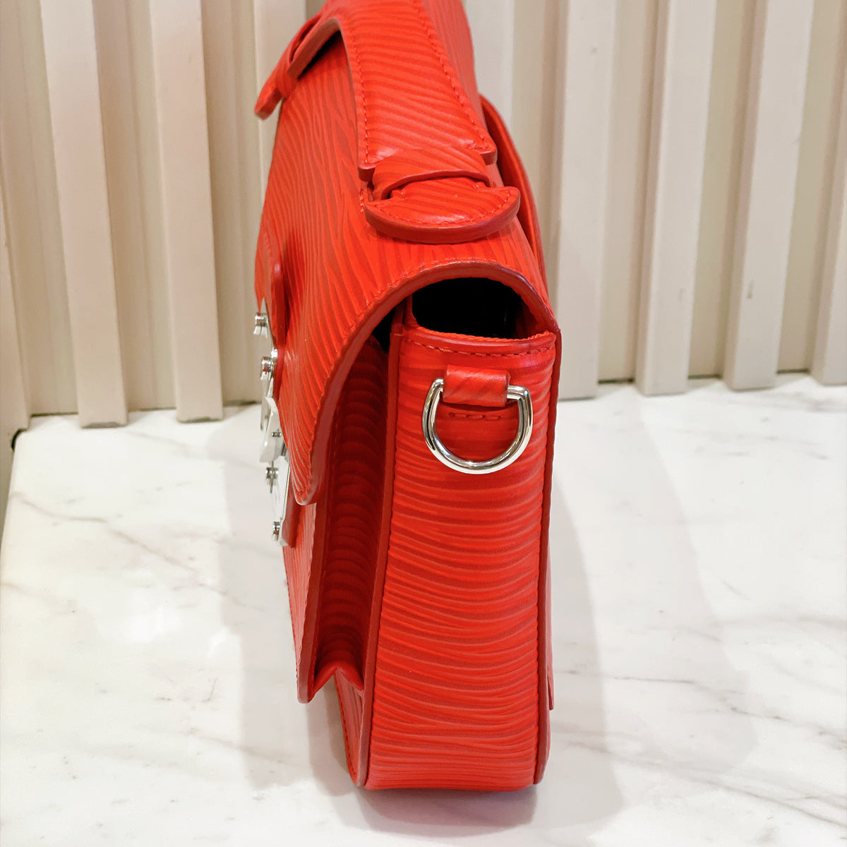 LV Monceau Distorted Epi XL in Red