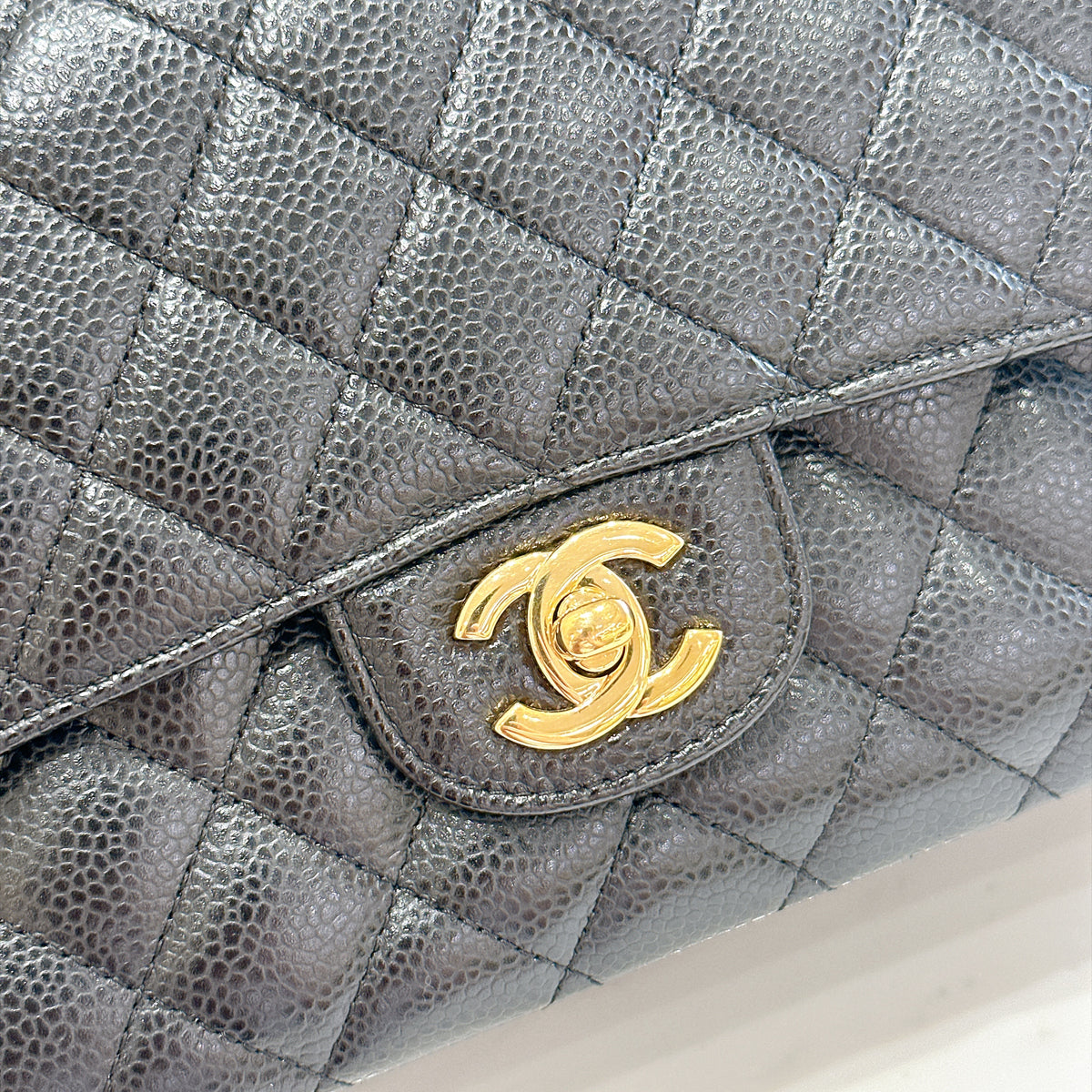 Chanel Classic Flap Medium in Black GHW