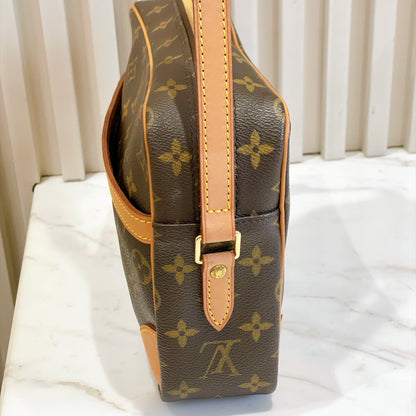 LV Monogram Trocadero 27