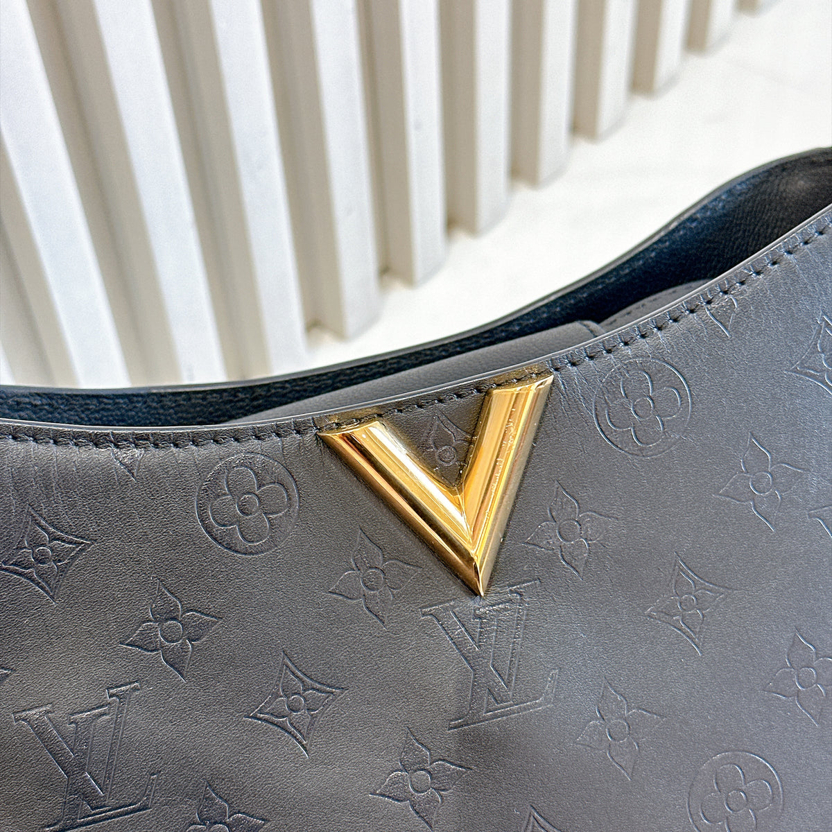 LV Very Hobo in Black Monogram