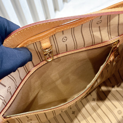 LV Monogram Delightful PM