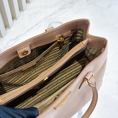 Prada Saffiano Gallieria Pink in Medium