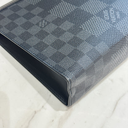 LV Voyage Pochette Damier Graphite 3D