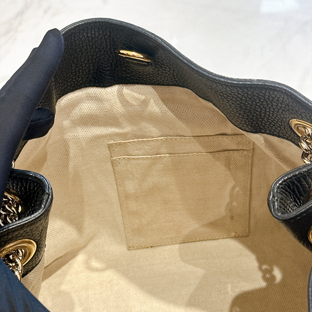 Gucci Soho Chain Shoulder Bag in Black