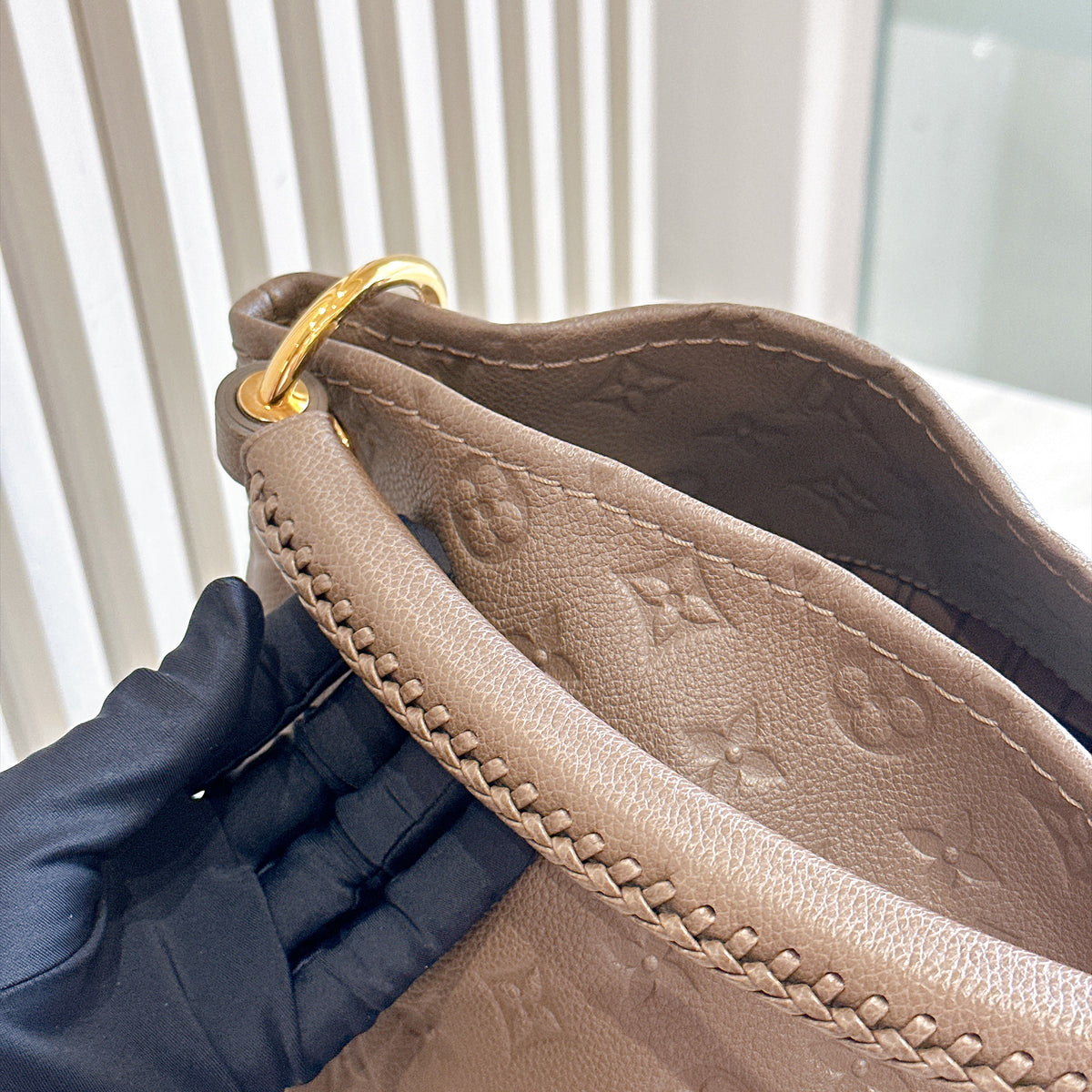 LV Artsy MM Monogram Empreinte Leather in Terre