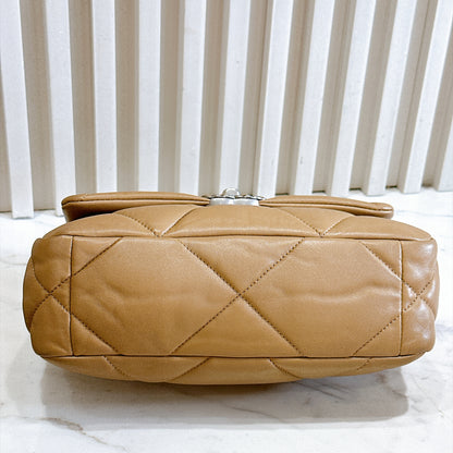Chanel 19 Beige in Small Lambskin