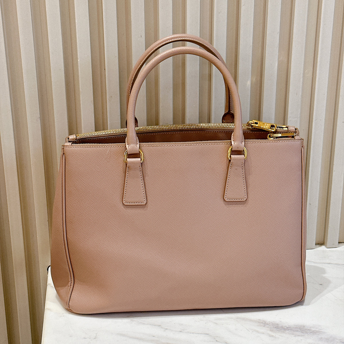 Prada Saffiano Gallieria Pink in Medium