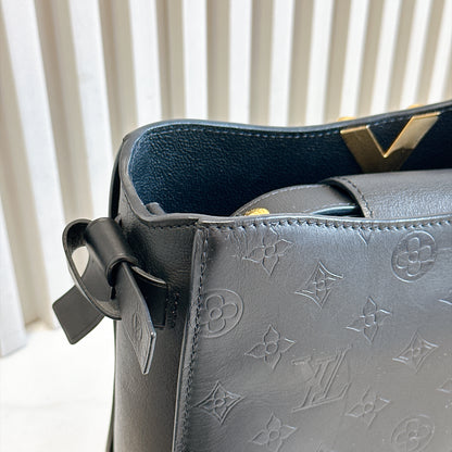 LV Very Hobo in Black Monogram