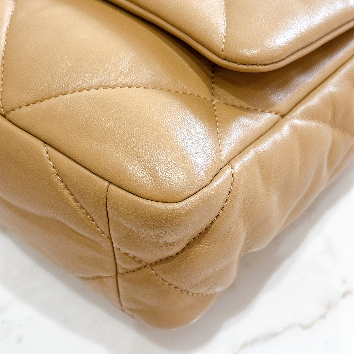 Chanel 19 Beige in Small Lambskin