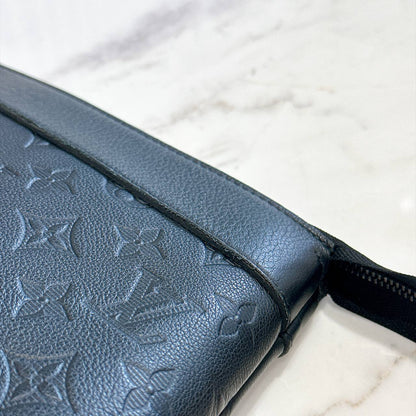 LV Pochette Voyage Souple