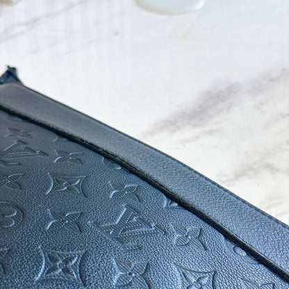 LV Pochette Voyage Souple