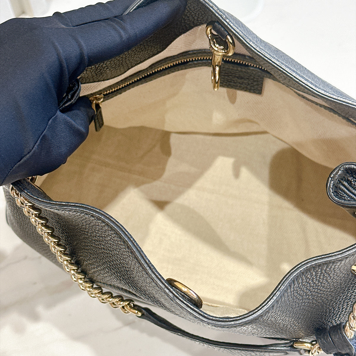 Gucci Soho Chain Shoulder Bag in Black
