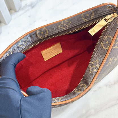 LV Monogram Croissant PM
