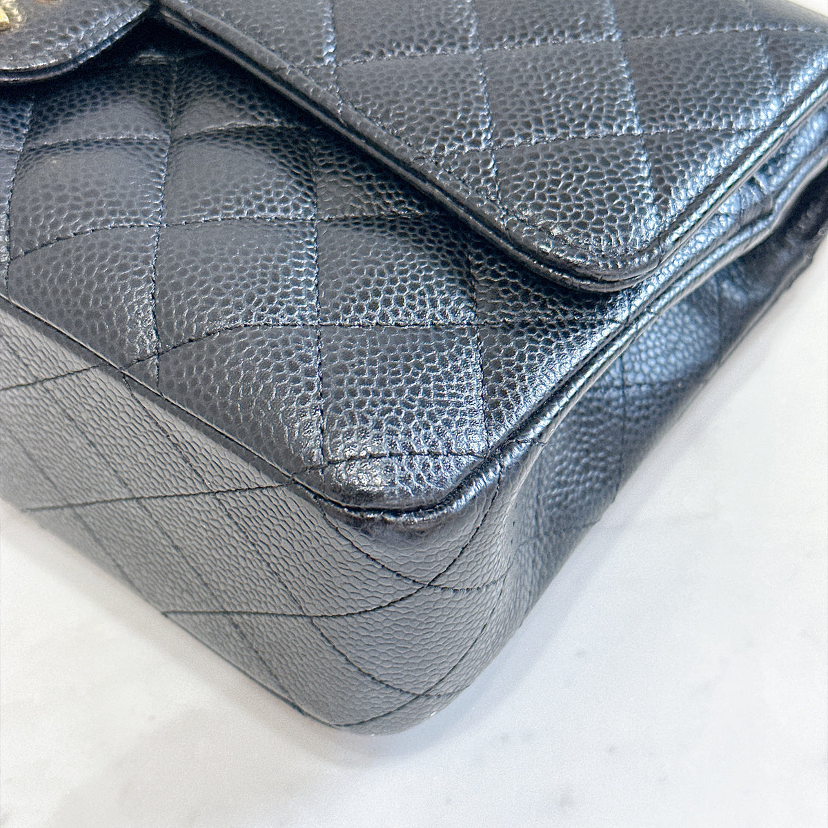 Chanel Classic Flap Medium in Black GHW
