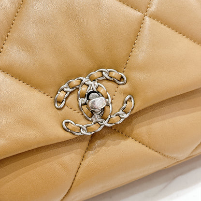 Chanel 19 Beige in Small Lambskin