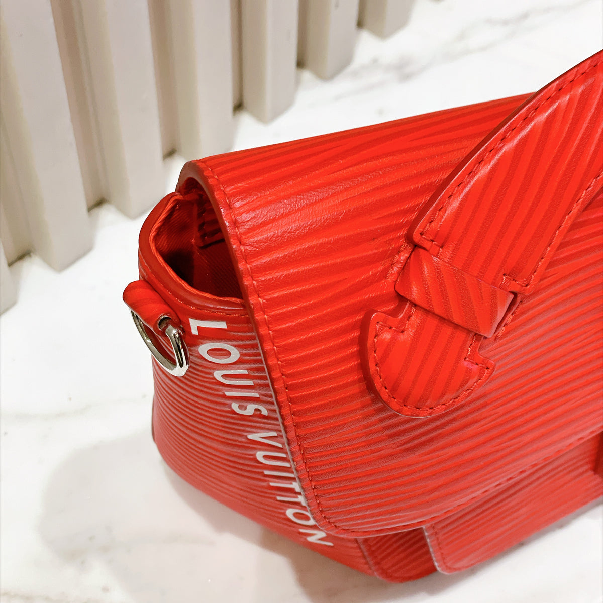 LV Monceau Distorted Epi XL in Red