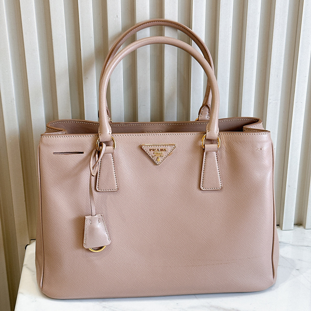 Prada Saffiano Gallieria Pink in Medium