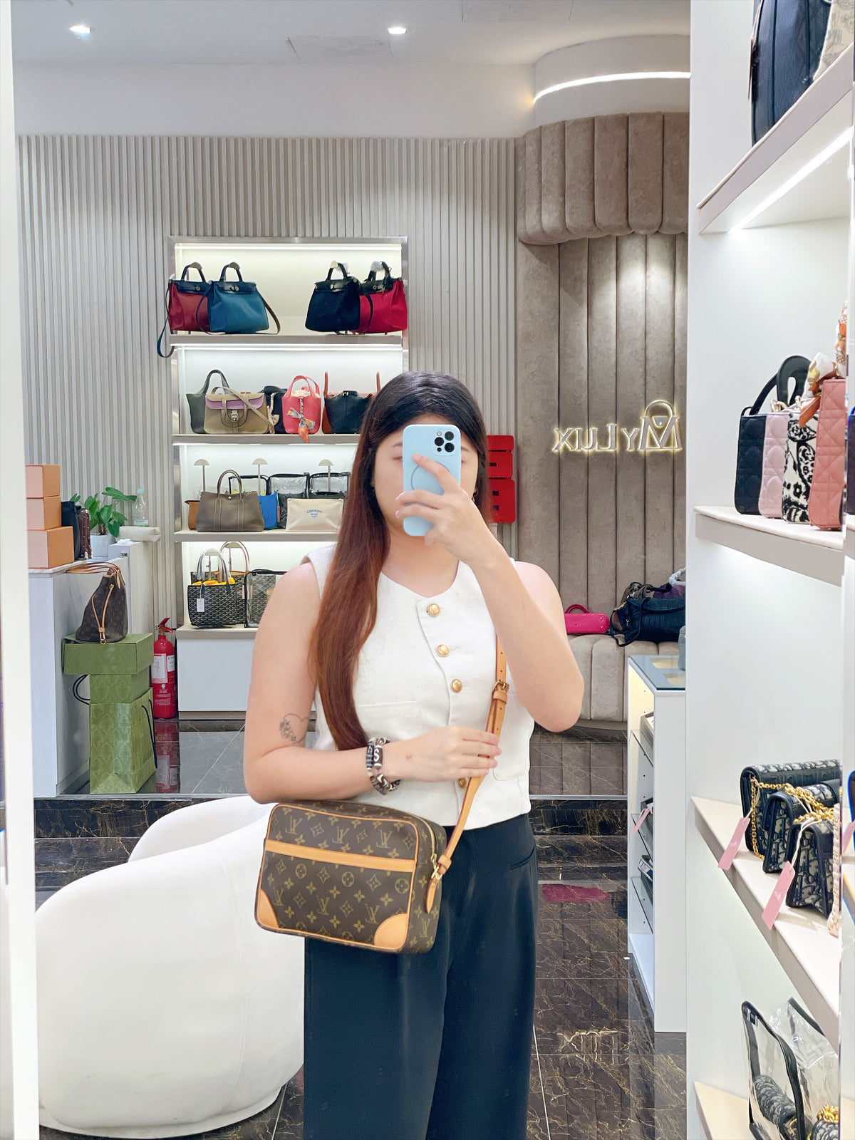 LV Monogram Trocadero 27
