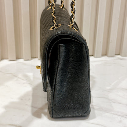 Chanel Classic Flap Medium in Black GHW