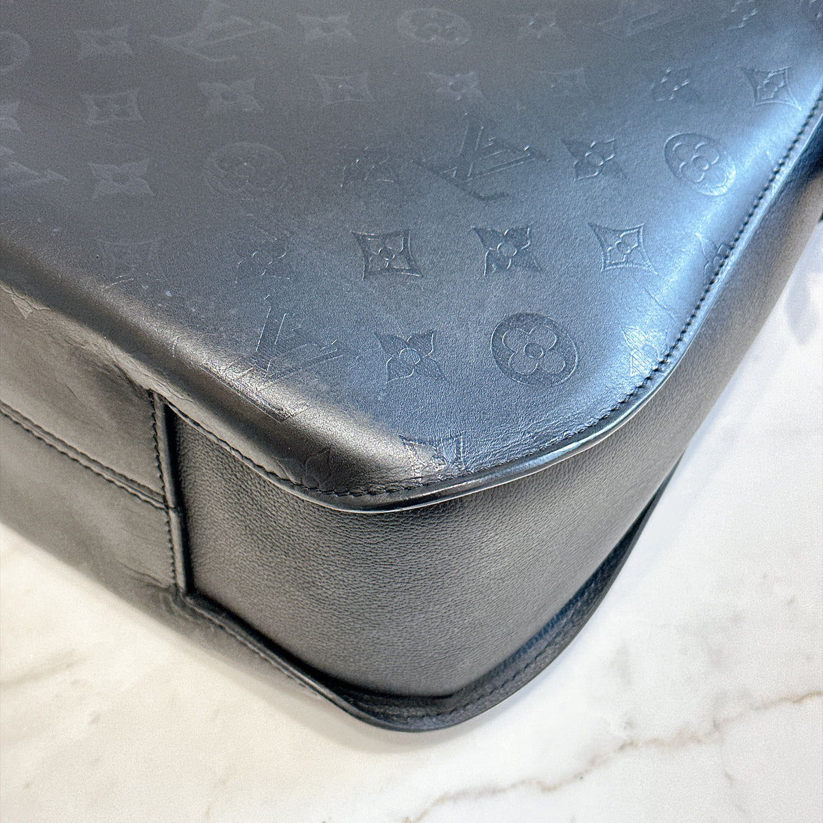 LV Very Hobo in Black Monogram