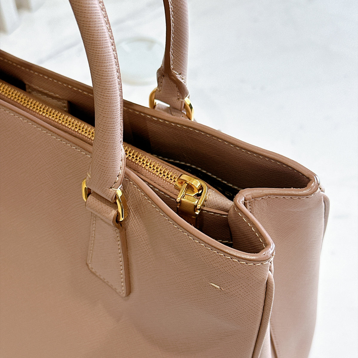 Prada Saffiano Gallieria Pink in Medium