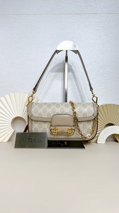 Gucci Horsebit 1955 East West in Beige/White