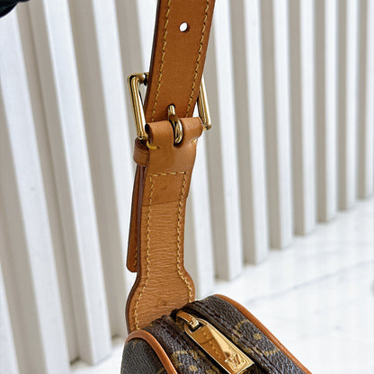 LV Monogram Croissant PM