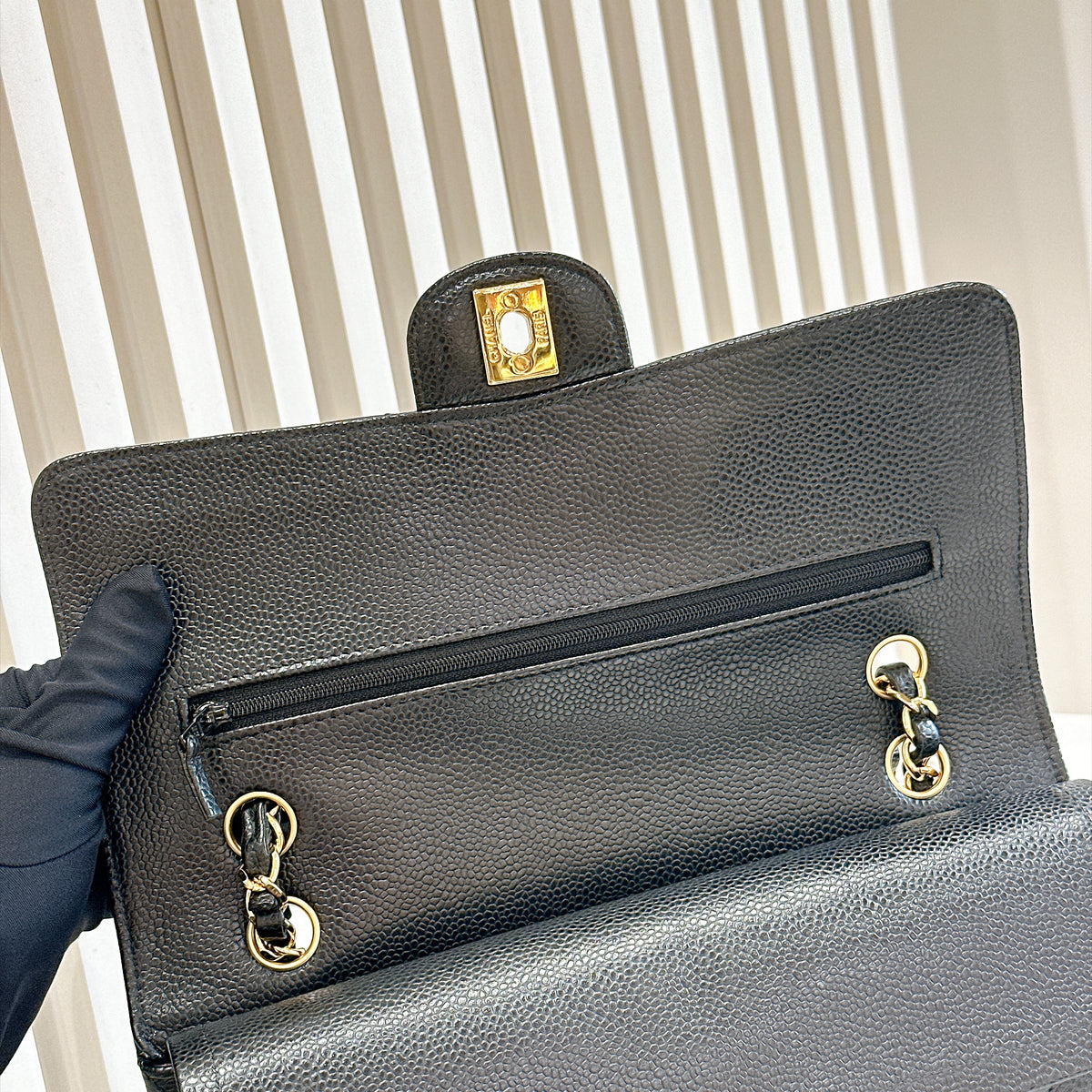 Chanel Classic Flap Medium in Black GHW