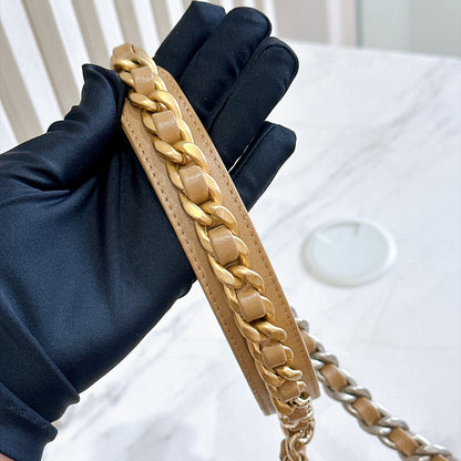 Chanel 19 Beige in Small Lambskin