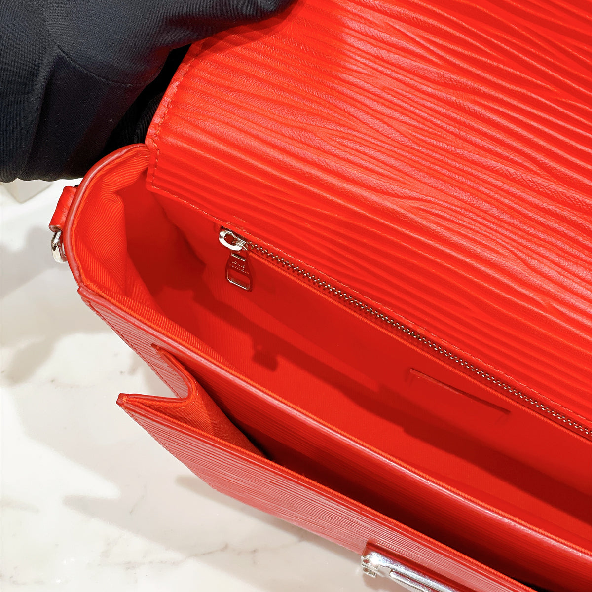 LV Monceau Distorted Epi XL in Red