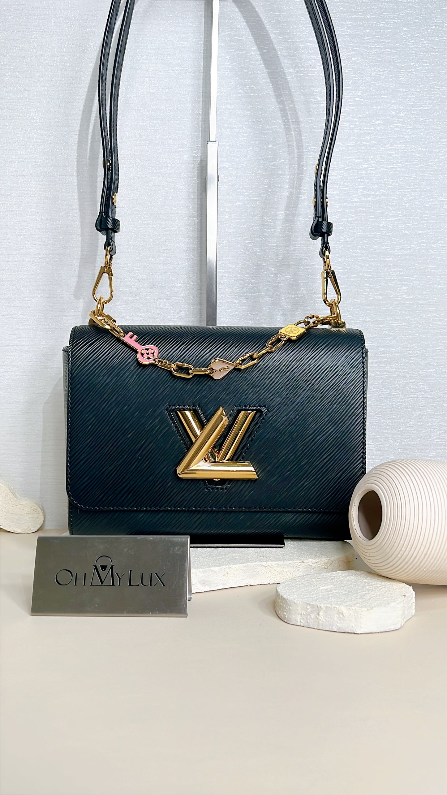 LV Twist MM in Black Epi Leather