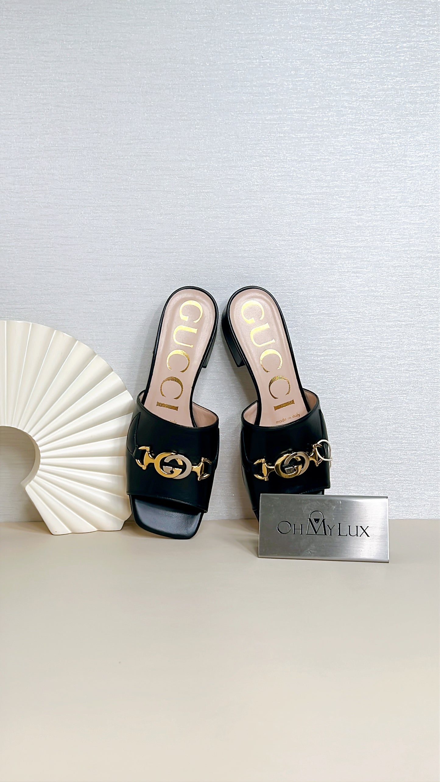 Gucci Zumi Leather Slide Sandals