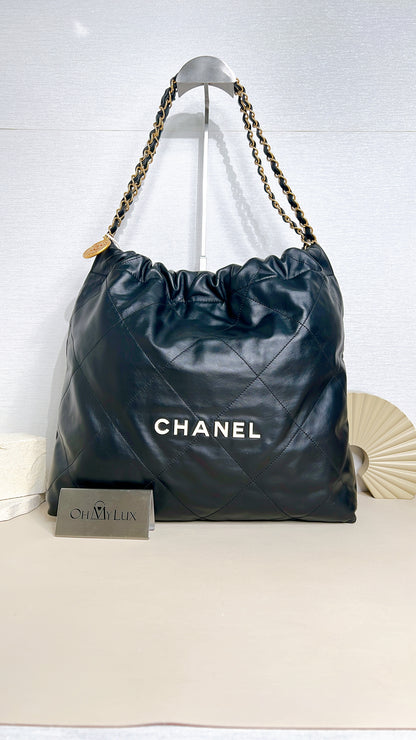 Chanel 22 Medium in Black