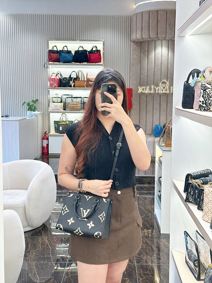 LV On The Go PM in Black/Creme