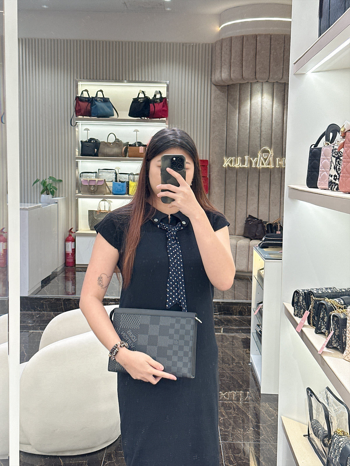 LV Voyage Pochette Damier Graphite 3D