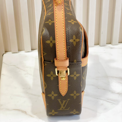 LV Monogram Trocadero 27