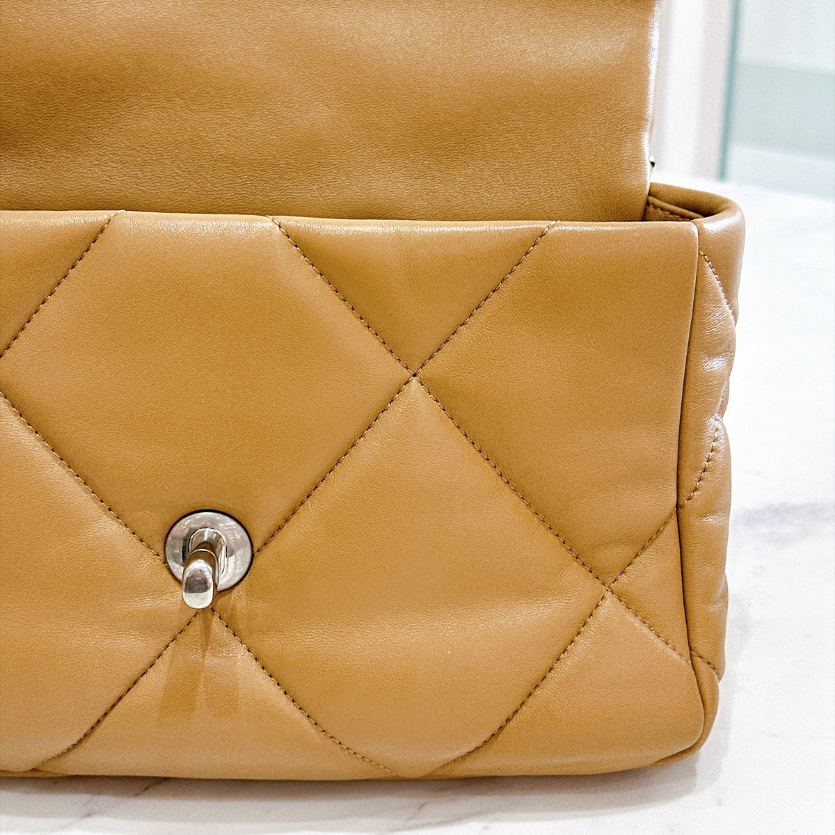 Chanel 19 Beige in Small Lambskin